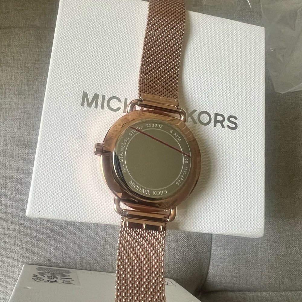 Michael Kors Women's Portia Rose Gold-Tone Stainless Steel Mesh Bracelet Watch - Picture 4 of 7